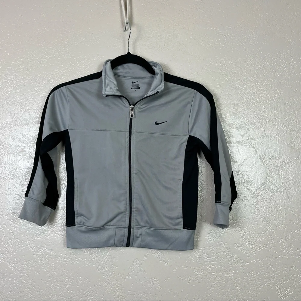 Nike boy long sleeve full‎ zip athletic black gray sweatshirt size 6